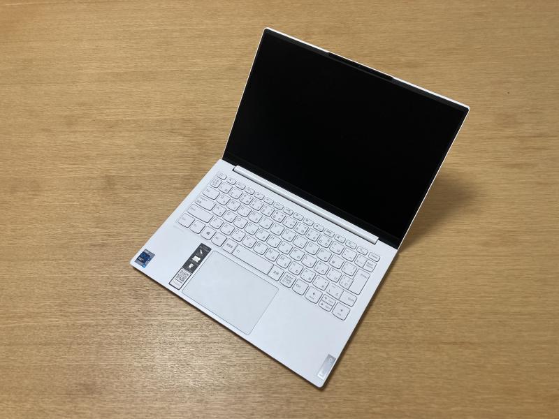 Featured image of post PCレビュー: Yoga Slim 750i Carbon ① 開封編